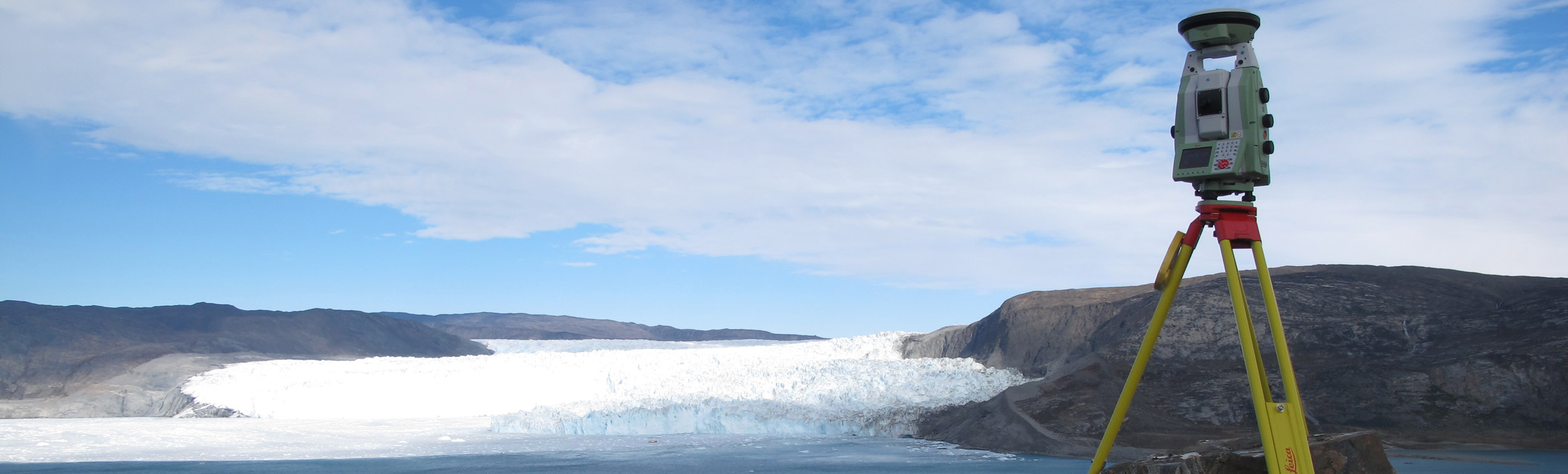 長期間にわたって変位をモニタリング